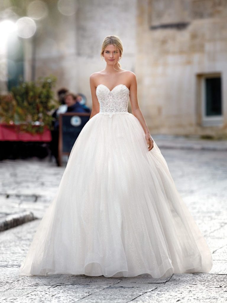 The Best Wedding Gown Style For Pear Shaped Women